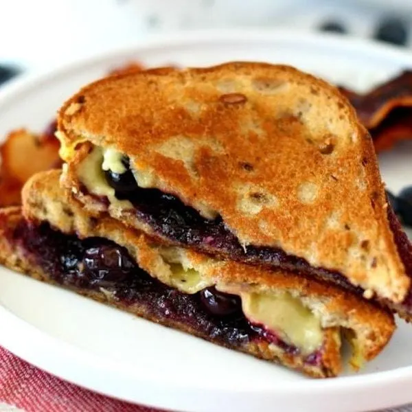Vegetarian Nut-Free Ultimate Breakfast Grilled Cheese — American recipe