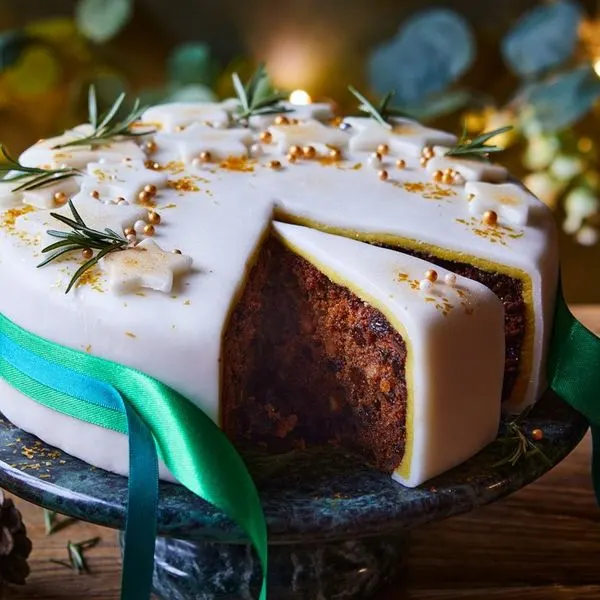 Vegetarian Nut-Free Gluten-free Christmas cake — British recipe