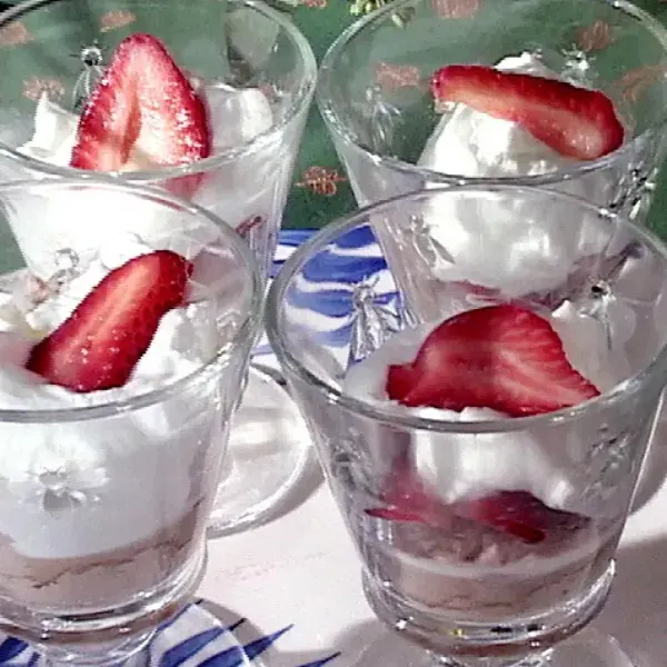 Vegetarian Gluten-Free Low Carb Neapolitan Parfaits — French recipe