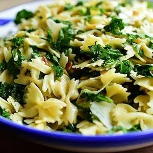 Vegetarian Nut-Free Kale Pasta Salad — American recipe