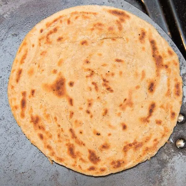 Vegetarian Nut-Free Roti (Indian Whole Wheat Flatbread) — Indian recipe