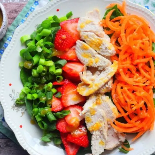 Gluten-Free Dairy-Free Chicken & Strawberry Salad — American recipe