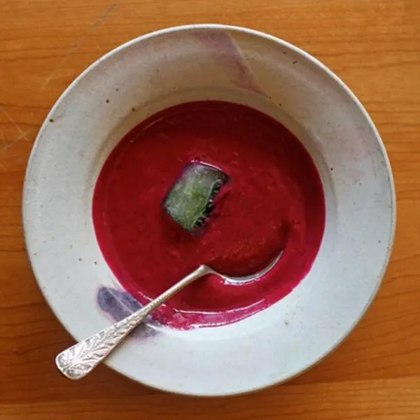 Vegetarian Gluten-Free Cold Beet Yogurt Soup — Eastern europe recipe