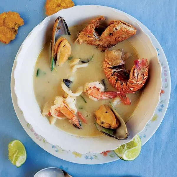 Gluten-Free Dairy-Free Iraü Lau Juyeirugu (Seafood Soup) — Mediterranean recipe