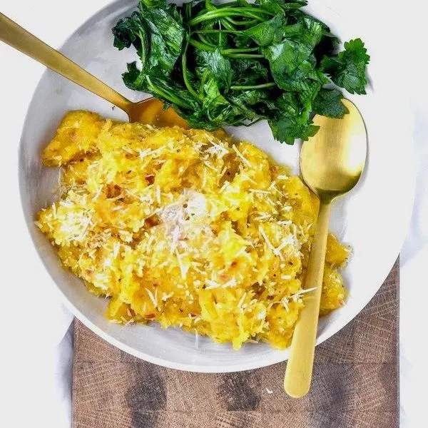 Vegetarian Nut-Free Slow Cooker Garlic Parmesan Spaghetti Squash — French recipe