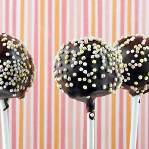 Vegetarian Nut-Free Gluten Free Cake Pops — American recipe