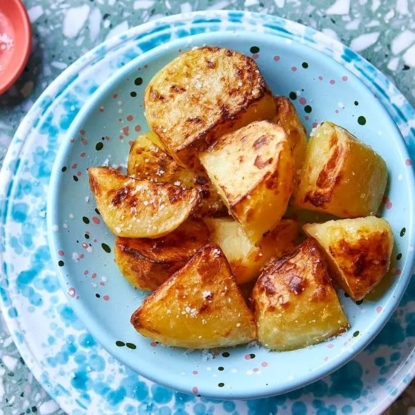 Vegan Vegetarian Air fryer roast potatoes — British recipe