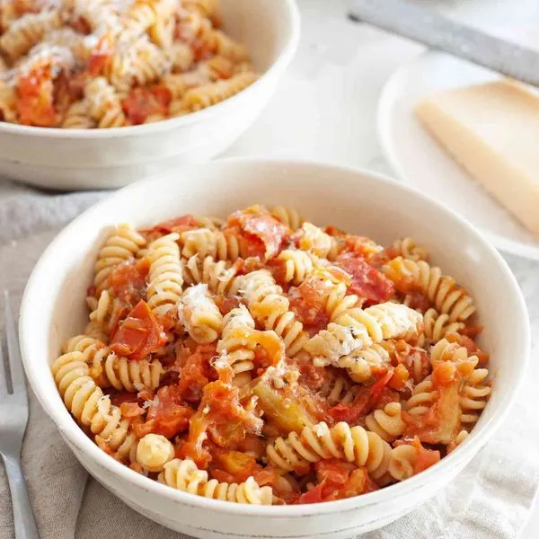 Vegetarian Nut-Free Smashed Tomato Pasta — American recipe