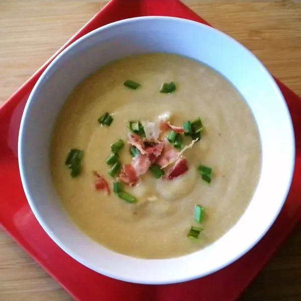 Gluten-Free Nut-Free Creamy Quinoa Onion Soup — American recipe