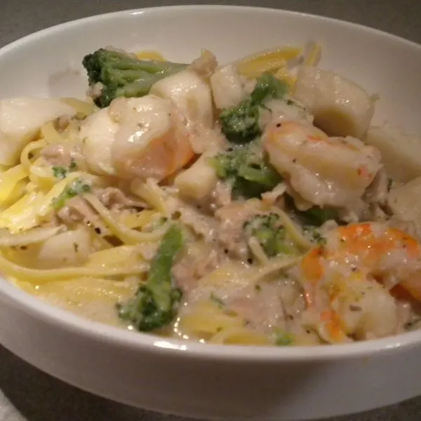 Nut-Free Egg-Free Seafood and Broccoli Pasta — Italian recipe