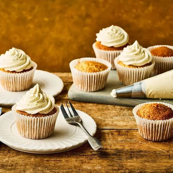 Vegetarian Nut-Free Vegan vanilla cupcakes — American recipe