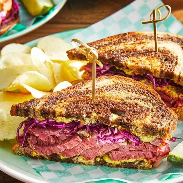 Nut-Free Shellfish-Free Corned Beef Sandwich — American recipe