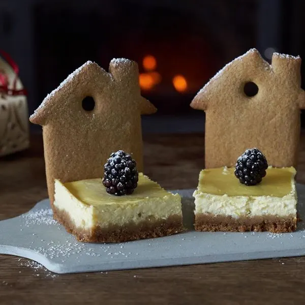 Vegetarian Nut-Free Gluten-free blackberry and ginger cheesecake — American recipe