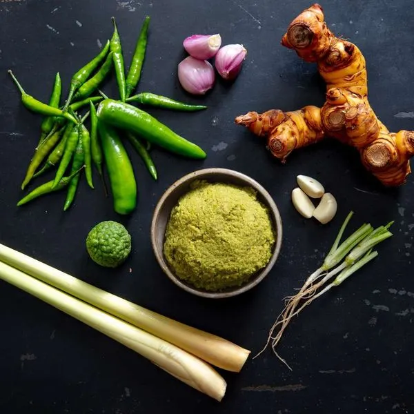 Gluten-Free Dairy-Free Prik Gaeng Khiao Waan (Thai Green Curry Paste) — South east asian recipe