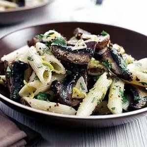 Vegan Vegetarian Herby mushroom pasta — Italian recipe