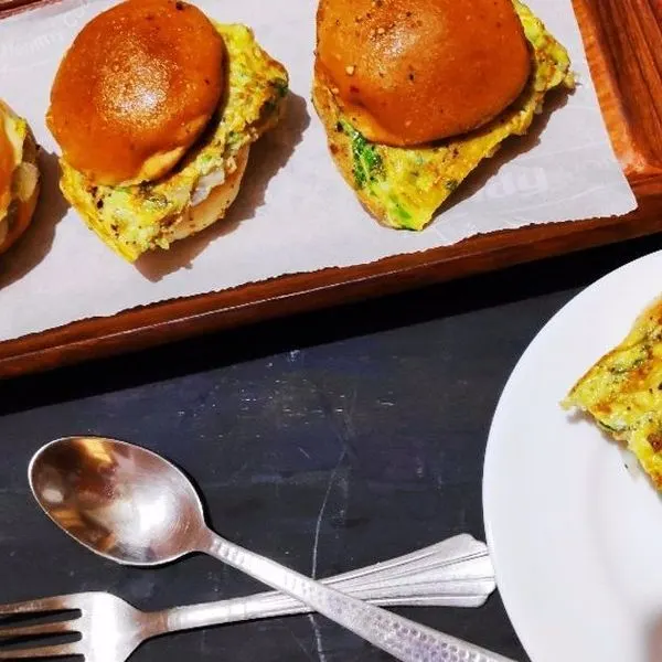 Vegetarian Nut-Free Indian Bun omllette — Indian recipe