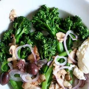 Vegetarian Gluten-Free Sunday Brunch: Broccolini Salad Recipe — Japanese recipe