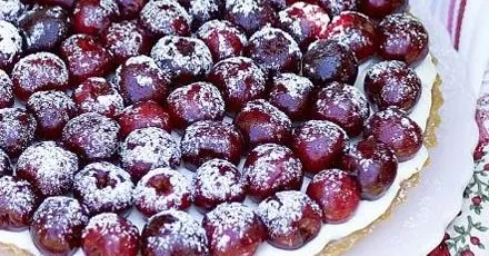 Vegetarian Nut-Free Cherry, almond & lemon mascarpone tart — French recipe