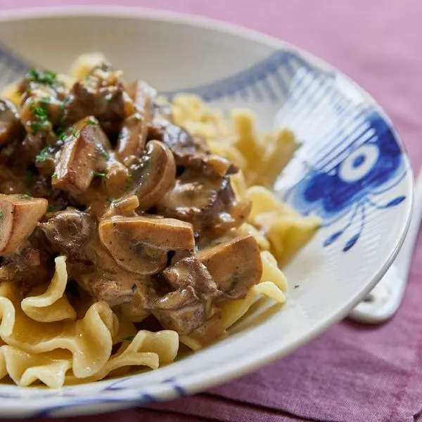 Nut-Free Shellfish-Free Beef Stroganoff — Eastern europe recipe
