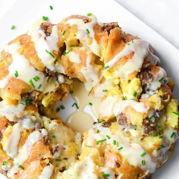 Nut-Free Cheesy Breakfast Monkey Bread With Sausage and Eggs — American recipe