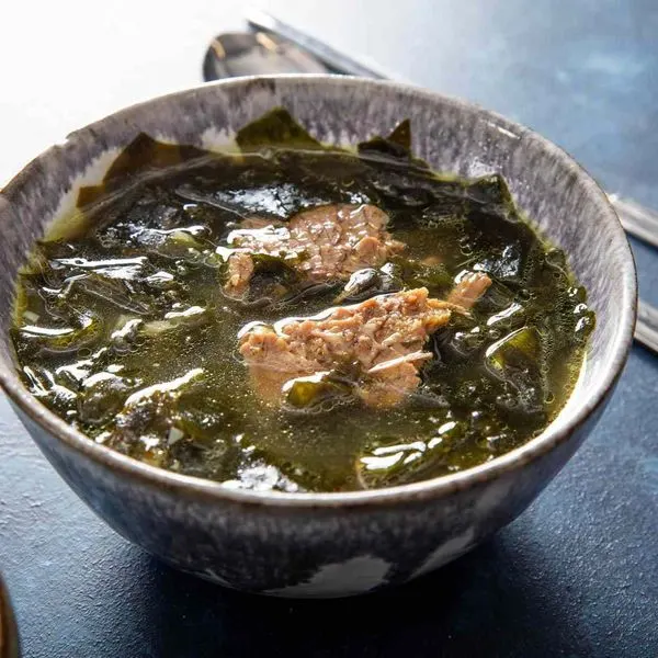Dairy-Free Keto Korean Seaweed and Brisket Soup (Miyeok-Guk) Recipe — Korean recipe