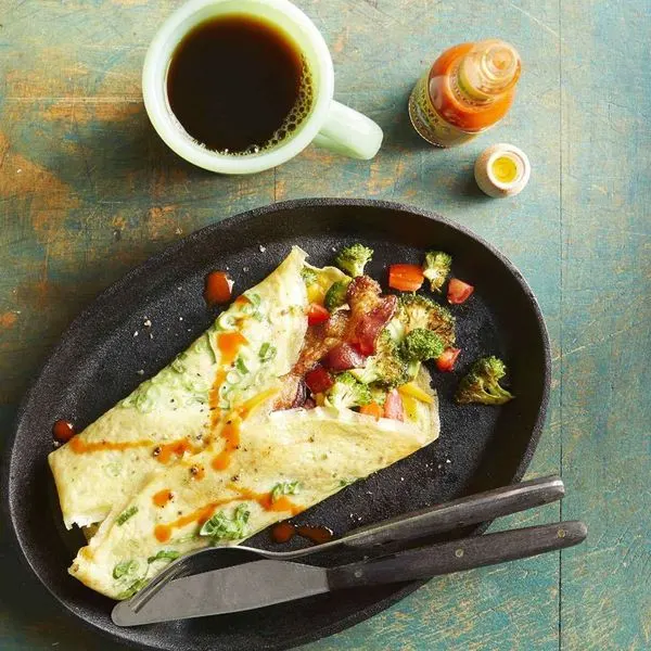 Gluten-Free Nut-Free Low-Carb Bacon & Broccoli Egg Burrito — Mexican recipe