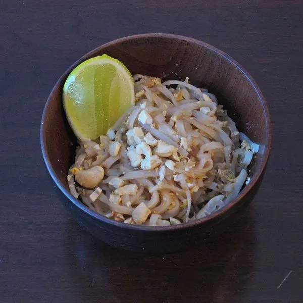 Gluten-Free Dairy-Free Pad Thai with Cashews — South east asian recipe