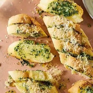 Vegetarian Nut-Free Air-fryer garlic bread — American recipe