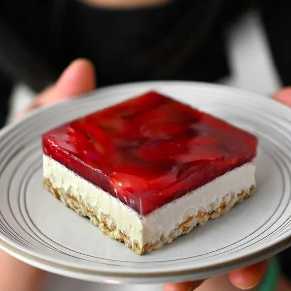 Dairy-Free Nut-Free Strawberry Pretzel Salad (Grain Free, Dairy Free, Refined Sugar Free) — American recipe