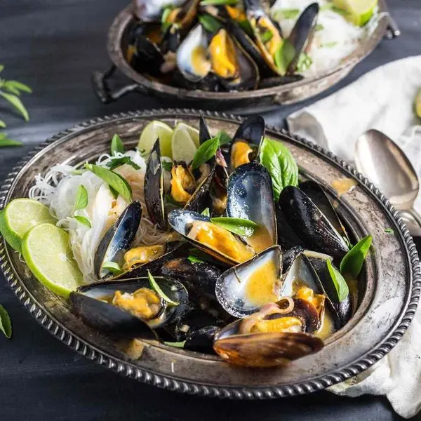 Dairy-Free Nut-Free Mussels With Thai Red Curry Broth and Rice Noodles Recipe — South east asian recipe