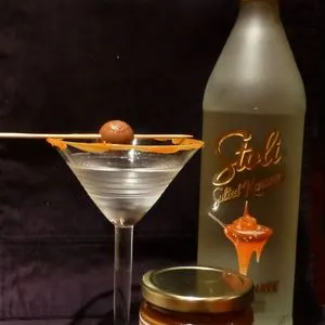 Vegetarian Gluten-Free Caramel Dessert Martini — World recipe