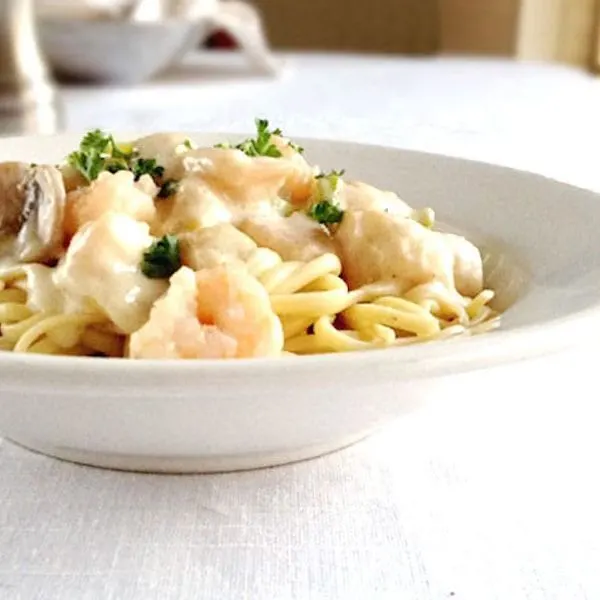 Nut-Free Egg-Free Creamy Seafood and Mushroom Linguine — Italian recipe