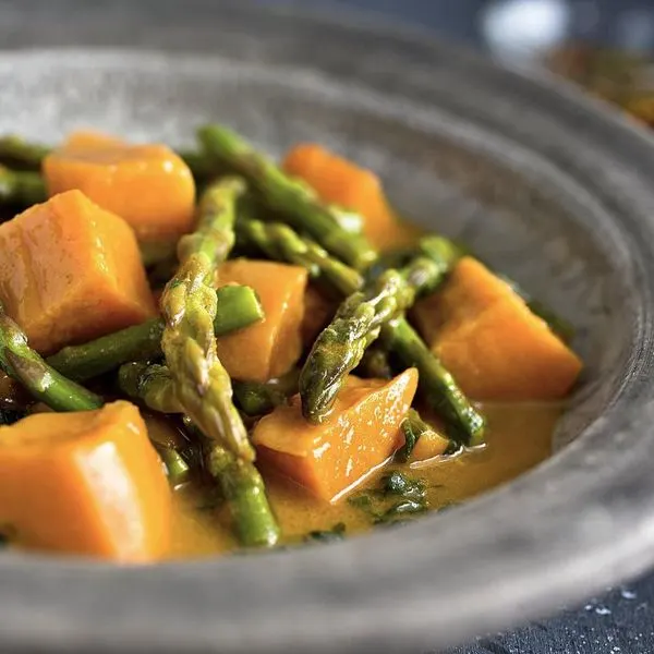 Vegan Vegetarian Vegetarian Thai Red Curry — South east asian recipe