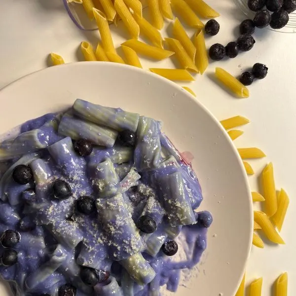 Vegetarian Nut-Free Blueberry pasta — Italian recipe