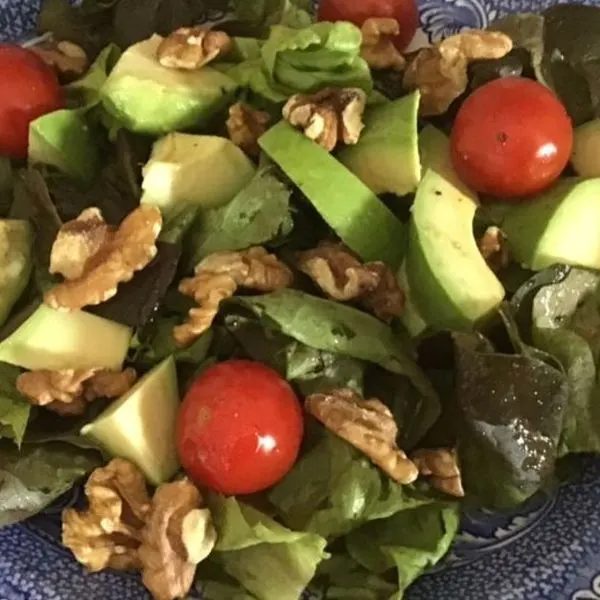 Vegetarian Gluten-Free Avocado and walnut salad — American recipe