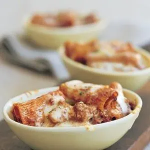 Nut-Free Shellfish-Free Rigatoni with Cheese and Italian Sausage — Italian recipe