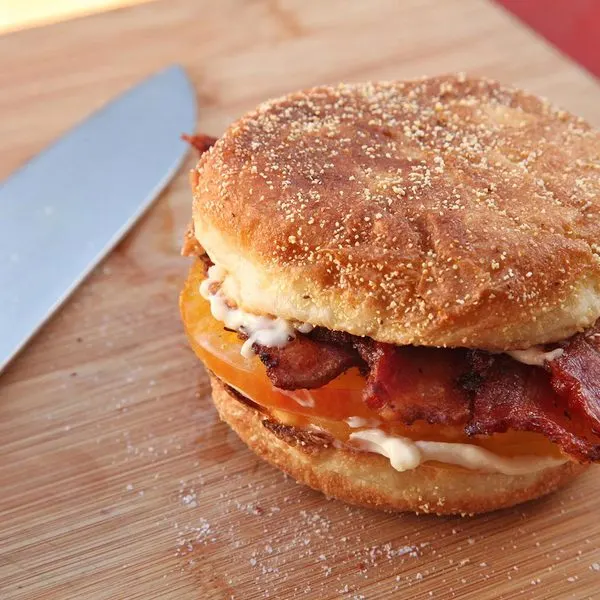 Dairy-Free Nut-Free Tomato and Bacon Breakfast Sandwiches Recipe — American recipe