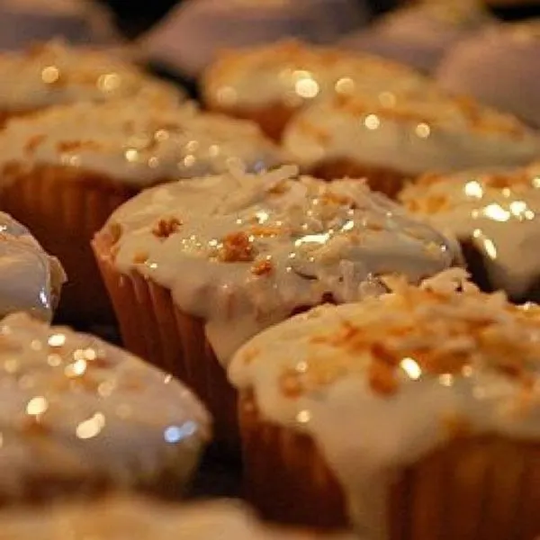 Vegetarian Nut-Free Vegan Coconut Cupcakes — American recipe