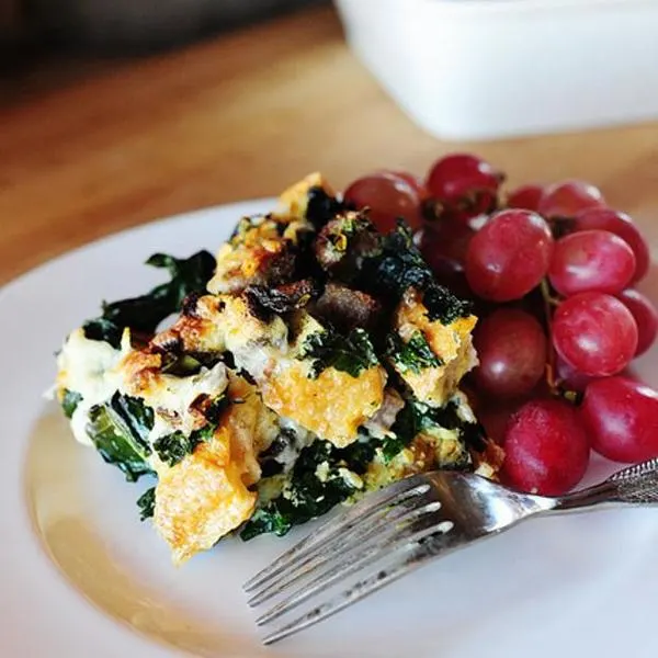 Nut-Free Sausage-Kale Breakfast Strata — American recipe