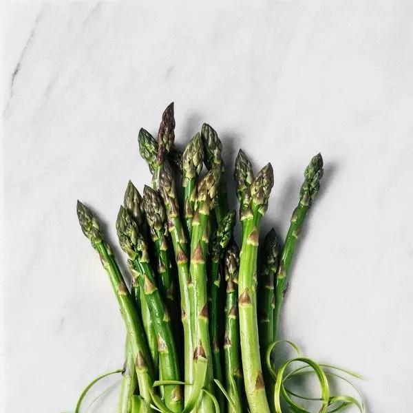 Vegan Vegetarian Keto-Friendly Sautéed Asparagus with Walnuts — Nordic recipe