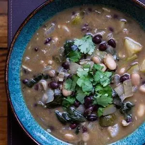 Vegan Vegetarian Vegetarian White Bean Chili — American recipe