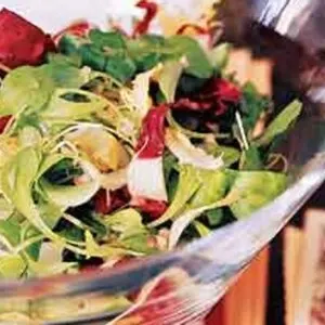 Vegan Vegetarian Mesclun Salad with Shallot Vinaigrette — American recipe