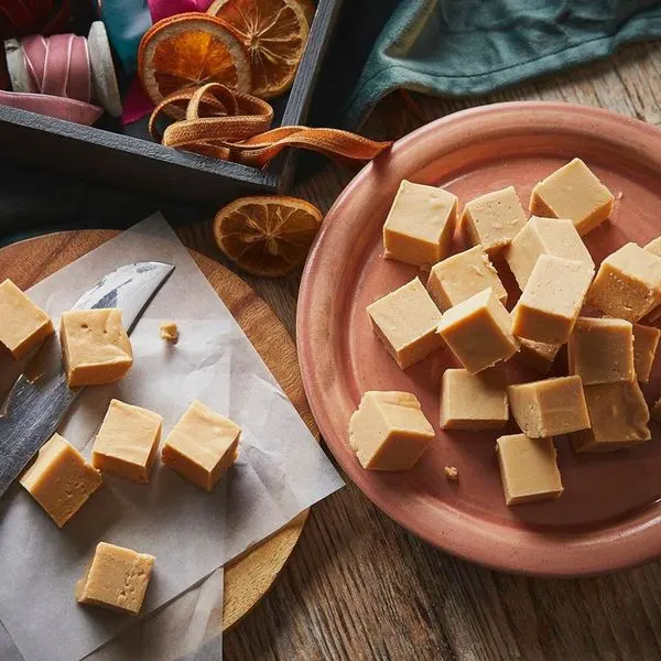 Vegetarian Gluten-Free Slow cooker fudge — American recipe