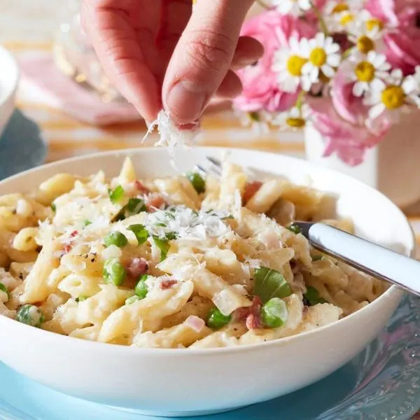 Nut-Free Shellfish-Free Pasta with Peas — Italian recipe
