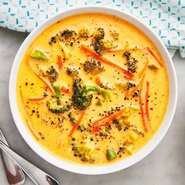 Nut-Free Shellfish-Free Keto Broccoli Cheddar Soup — American recipe