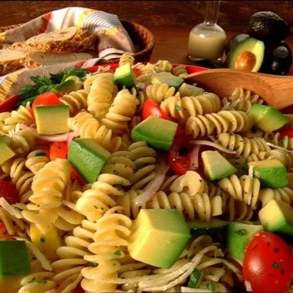 Vegetarian Nut-Free Avocado Pasta Salad — American recipe