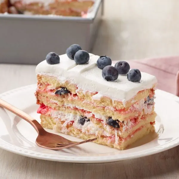 Vegetarian Nut-Free Berry Dessert Lasagna — Italian recipe