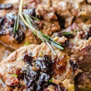 Gluten-Free Nut-Free Slow-Cooker Cranberry Pork Chops — American recipe