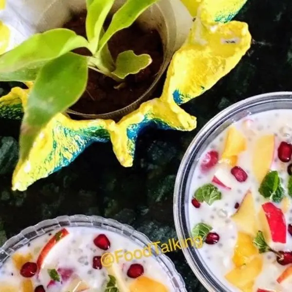 Vegetarian Gluten-Free Sago fruits dessert — French recipe