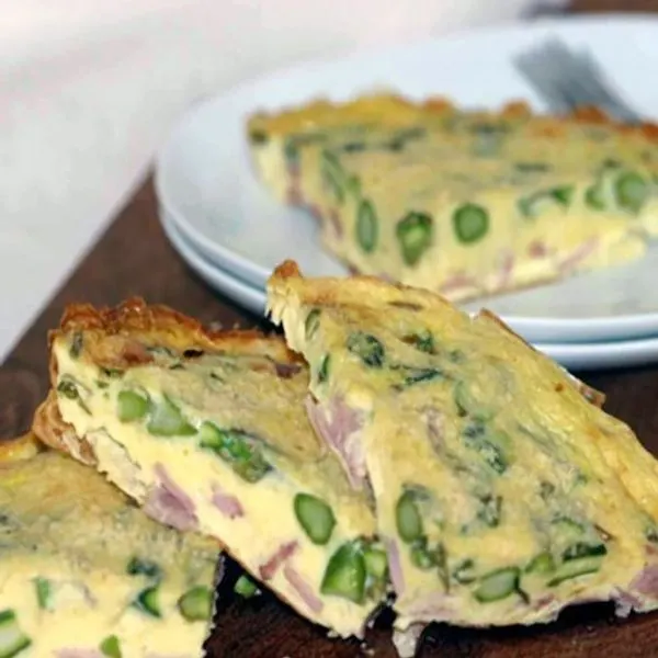 Gluten-Free Keto Asparagus, Canadian Bacon, and Cheese Frittata: Low Carb — American recipe